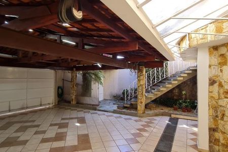 Casa à venda com 326m², 3 quartos e 6 vagas
