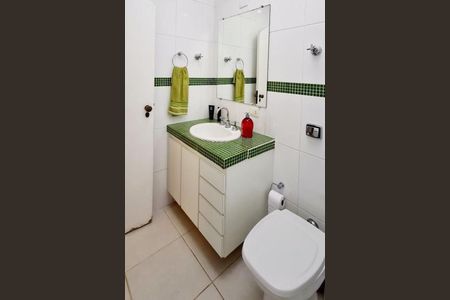 Casa à venda com 326m², 3 quartos e 6 vagas