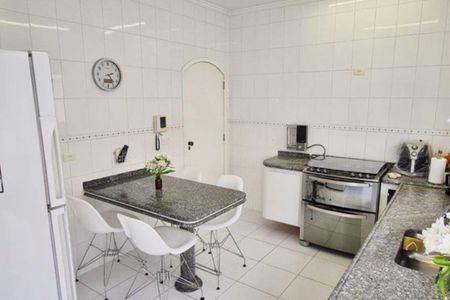 Casa à venda com 326m², 3 quartos e 6 vagas