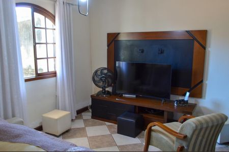 Casa à venda com 350m², 3 quartos e 5 vagasSala