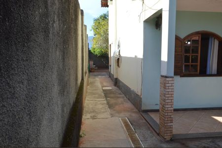 Casa à venda com 350m², 3 quartos e 5 vagasCorredor