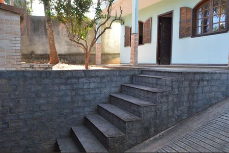 Casa à venda com 350m², 3 quartos e 5 vagasEntrada