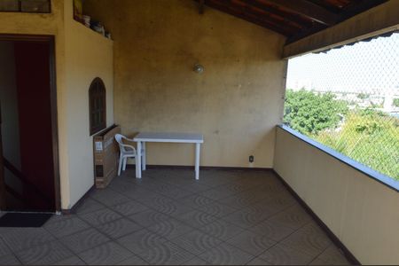 Casa à venda com 350m², 3 quartos e 5 vagasTerraço