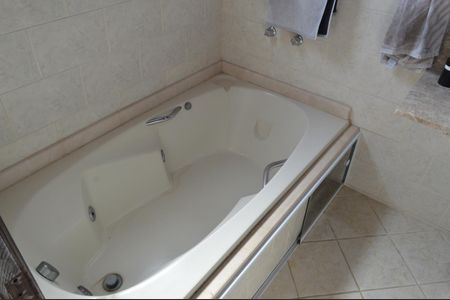 Casa à venda com 350m², 3 quartos e 5 vagasBanheiro da Suíte