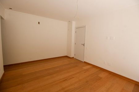 Casa à venda com 462m², 3 quartos e 4 vagasSuíte 1