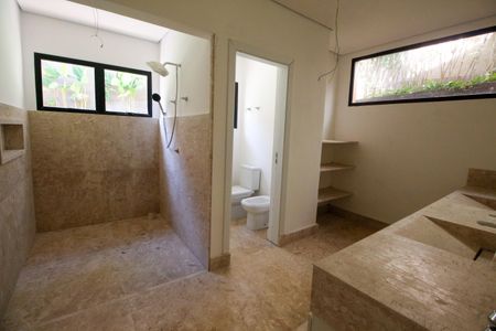 Casa à venda com 462m², 3 quartos e 4 vagasBanheiro da Suíte 1