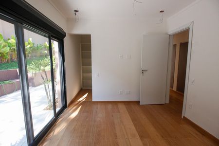 Casa à venda com 462m², 3 quartos e 4 vagasSuíte 2