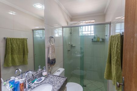 Casa à venda com 222m², 3 quartos e 2 vagas Casa à venda com 222m², 3 quartos e 2 vagasBanheiro Social