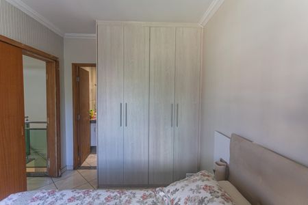 Casa à venda com 222m², 3 quartos e 2 vagas Casa à venda com 222m², 3 quartos e 2 vagasSuíte