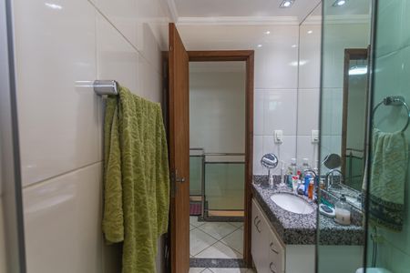 Casa à venda com 222m², 3 quartos e 2 vagas Casa à venda com 222m², 3 quartos e 2 vagasBanheiro Social