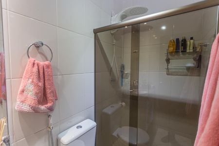 Casa à venda com 222m², 3 quartos e 2 vagas Casa à venda com 222m², 3 quartos e 2 vagasBanheiro da Suíte