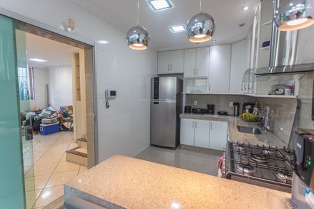 Casa à venda com 222m², 3 quartos e 2 vagas Casa à venda com 222m², 3 quartos e 2 vagasCozinha