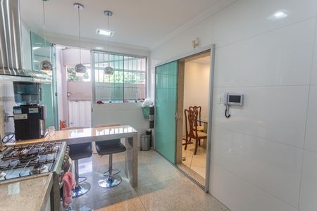 Casa à venda com 222m², 3 quartos e 2 vagas Casa à venda com 222m², 3 quartos e 2 vagasCozinha
