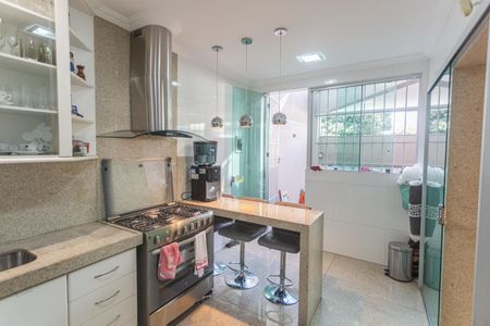 Casa à venda com 222m², 3 quartos e 2 vagas Casa à venda com 222m², 3 quartos e 2 vagasCozinha