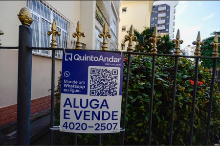 Apartamento à venda com 60m², 2 quartos e sem vaga Apartamento à venda com 60m², 2 quartos e sem vagaFachada / Placa