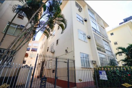 Apartamento à venda com 60m², 2 quartos e sem vaga Apartamento à venda com 60m², 2 quartos e sem vagaFachada
