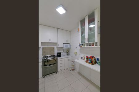 Casa à venda com 203m², 3 quartos e 4 vagas Casa à venda com 203m², 3 quartos e 4 vagasCozinha