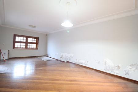 Casa para alugar com 242m², 4 quartos e 2 vagasSala