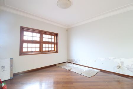 Casa para alugar com 242m², 4 quartos e 2 vagasSala