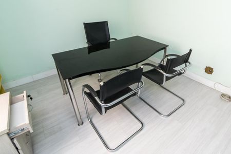 Casa à venda com 500m², 4 quartos e 3 vagas Casa à venda com 500m², 4 quartos e 3 vagasQuarto 2