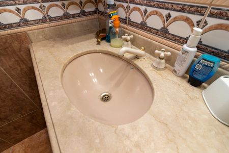 Apartamento à venda com 93m², 3 quartos e 2 vagas Apartamento à venda com 93m², 3 quartos e 2 vagasBanheiro da Suíte