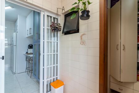 Apartamento à venda com 93m², 3 quartos e 2 vagas Apartamento à venda com 93m², 3 quartos e 2 vagasÁrea de Serviço