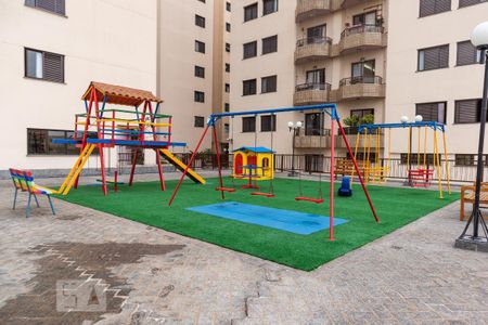 Apartamento à venda com 82m², 3 quartos e 2 vagas Apartamento à venda com 82m², 3 quartos e 2 vagasÁrea comum - Playground