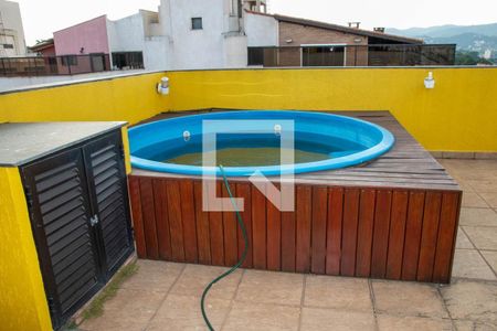 Apartamento à venda com 82m², 3 quartos e 2 vagas Apartamento à venda com 82m², 3 quartos e 2 vagasÁrea comum - Piscina