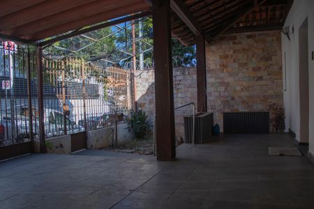 Casa à venda com 273m², 6 quartos e 2 vagasÁrea Externa