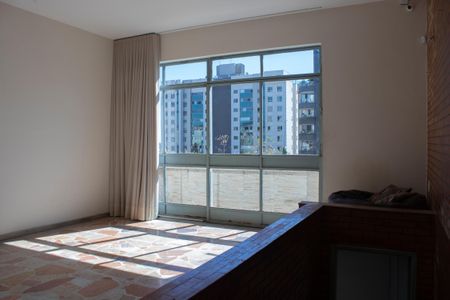 Casa à venda com 273m², 6 quartos e 2 vagasCopa