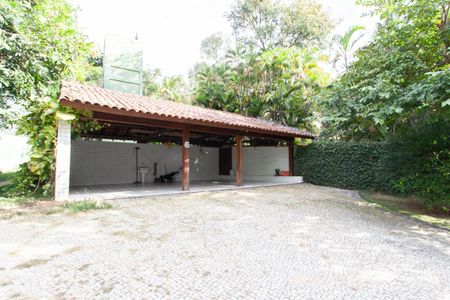 Casa à venda com 896m², 4 quartos e 6 vagas Casa à venda com 896m², 4 quartos e 6 vagasGaragem