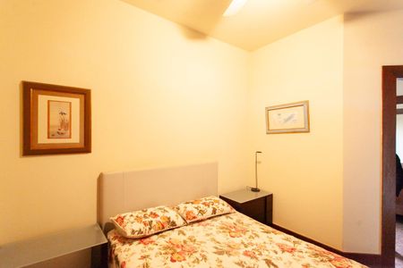 Casa à venda com 896m², 4 quartos e 6 vagas Casa à venda com 896m², 4 quartos e 6 vagasSuíte 2