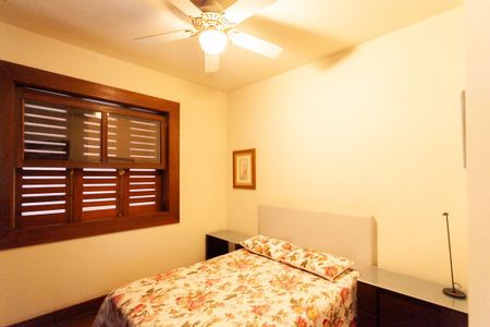 Casa à venda com 896m², 4 quartos e 6 vagas Casa à venda com 896m², 4 quartos e 6 vagasSuíte 2