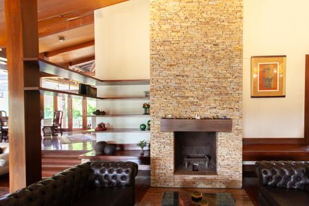 Casa à venda com 896m², 4 quartos e 6 vagas Casa à venda com 896m², 4 quartos e 6 vagasSala 1