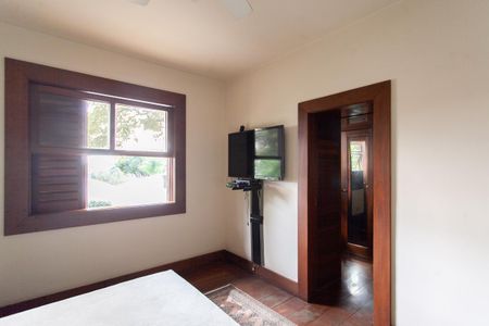 Casa à venda com 896m², 4 quartos e 6 vagas Casa à venda com 896m², 4 quartos e 6 vagasSuíte 1