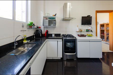 Apartamento à venda com 156m², 3 quartos e 4 vagas Apartamento à venda com 156m², 3 quartos e 4 vagasCozinha