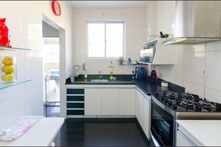 Apartamento à venda com 156m², 3 quartos e 4 vagas Apartamento à venda com 156m², 3 quartos e 4 vagasCozinha