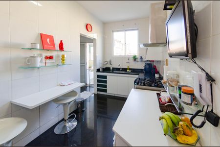 Apartamento à venda com 156m², 3 quartos e 4 vagas Apartamento à venda com 156m², 3 quartos e 4 vagasCozinha