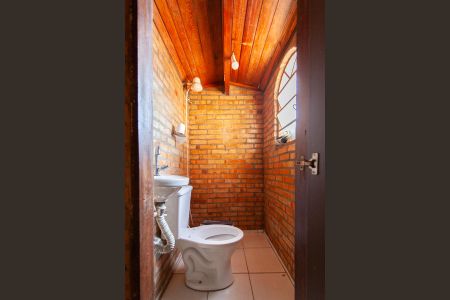 Casa à venda com 280m², 3 quartos e 4 vagas Casa à venda com 280m², 3 quartos e 4 vagasBanheiro Social 2