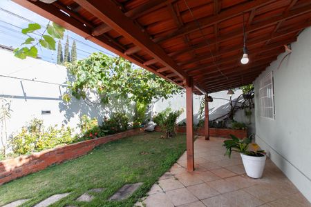 Casa à venda com 280m², 3 quartos e 4 vagas Casa à venda com 280m², 3 quartos e 4 vagasFrente da Casa