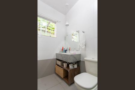 Casa à venda com 280m², 3 quartos e 4 vagas Casa à venda com 280m², 3 quartos e 4 vagasBanheiro da Suíte