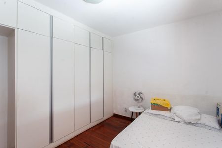 Casa à venda com 280m², 3 quartos e 4 vagas Casa à venda com 280m², 3 quartos e 4 vagasQuarto 2