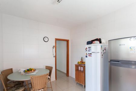 Casa à venda com 280m², 3 quartos e 4 vagas Casa à venda com 280m², 3 quartos e 4 vagasCozinha