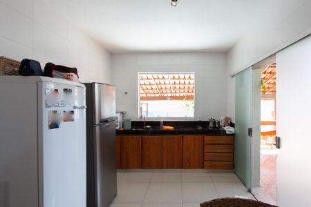 Casa à venda com 280m², 3 quartos e 4 vagas Casa à venda com 280m², 3 quartos e 4 vagasCozinha