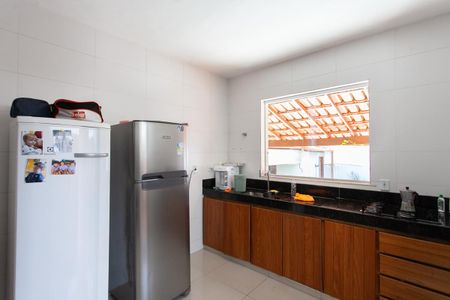 Casa à venda com 280m², 3 quartos e 4 vagas Casa à venda com 280m², 3 quartos e 4 vagasCozinha