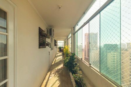 Apartamento para alugar com 492m², 4 quartos e 2 vagas Apartamento para alugar com 492m², 4 quartos e 2 vagasVaranda