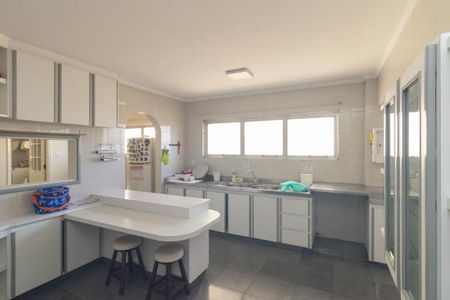 Apartamento para alugar com 492m², 4 quartos e 2 vagas Apartamento para alugar com 492m², 4 quartos e 2 vagasCozinha