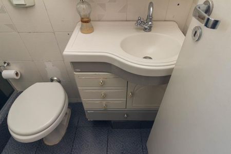 Apartamento para alugar com 492m², 4 quartos e 2 vagas Apartamento para alugar com 492m², 4 quartos e 2 vagasBanheiro da Suíte 2