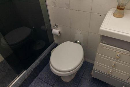 Apartamento para alugar com 492m², 4 quartos e 2 vagas Apartamento para alugar com 492m², 4 quartos e 2 vagasBanheiro da Suíte 2