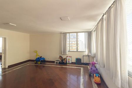 Apartamento para alugar com 492m², 4 quartos e 2 vagas Apartamento para alugar com 492m², 4 quartos e 2 vagasSala de Jantar